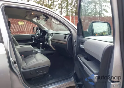 2021 Toyota Tundra Limited из США, поврежденный, VIN 5TFHY5F17MX968070